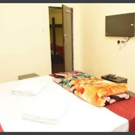 Goroomgo Varanasi Paradise Waranasi Zewnętrze zdjęcie