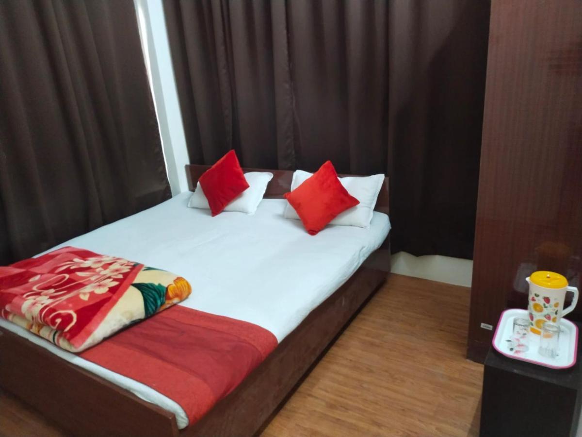Goroomgo Varanasi Paradise Waranasi Zewnętrze zdjęcie