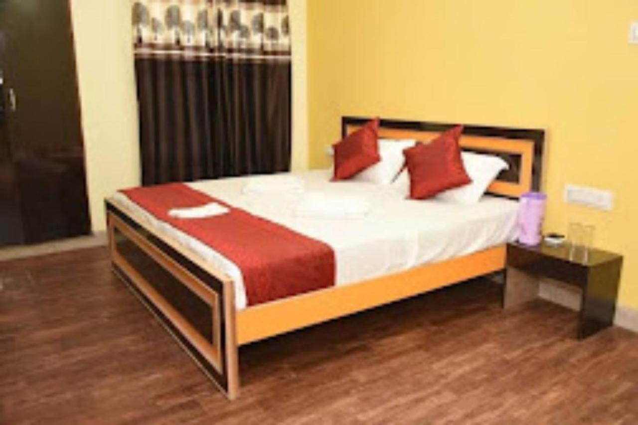 Goroomgo Varanasi Paradise Waranasi Zewnętrze zdjęcie