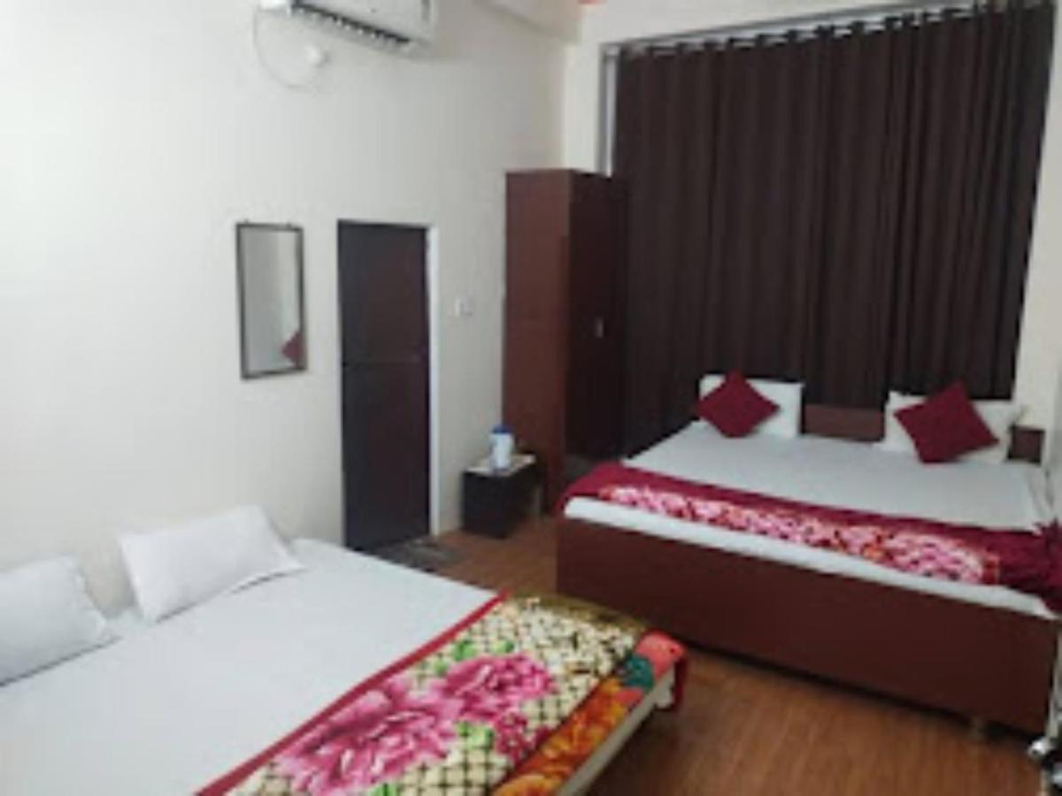 Goroomgo Varanasi Paradise Waranasi Zewnętrze zdjęcie