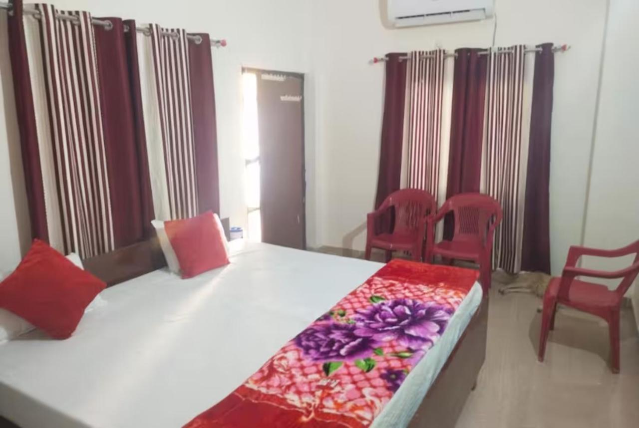 Goroomgo Varanasi Paradise Waranasi Zewnętrze zdjęcie