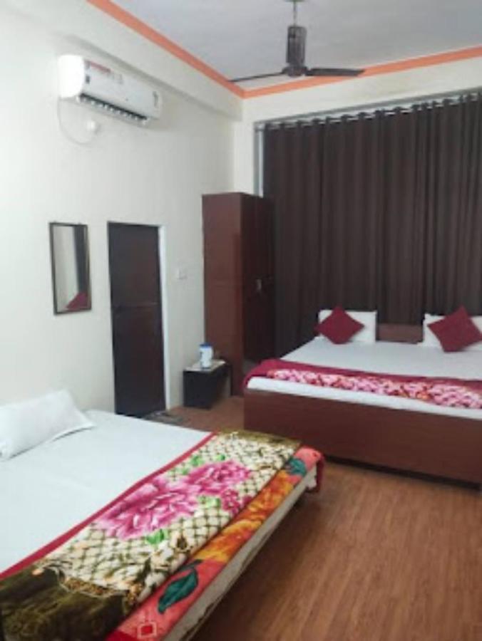 Goroomgo Varanasi Paradise Waranasi Zewnętrze zdjęcie